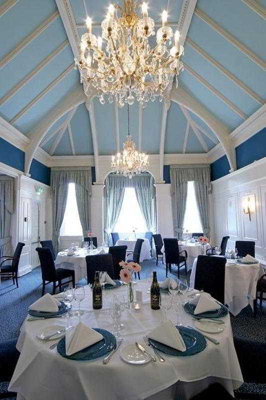 The Coed-Y-Mwstwr Hotel Bridgend  Restaurant photo